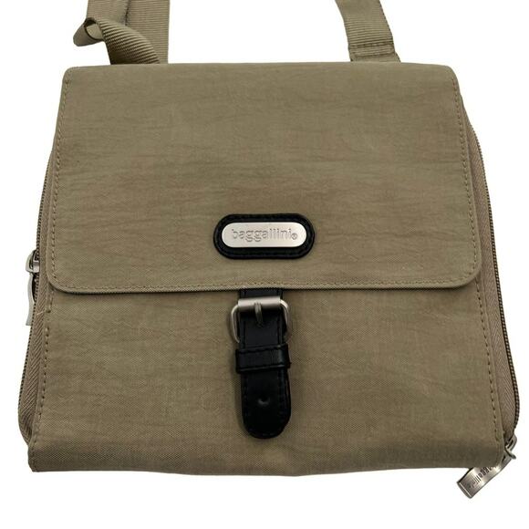 Baggallini Small Tan Crossbody Neutral Travel Bag Magnetic Buckle - Picture 3 of 9
